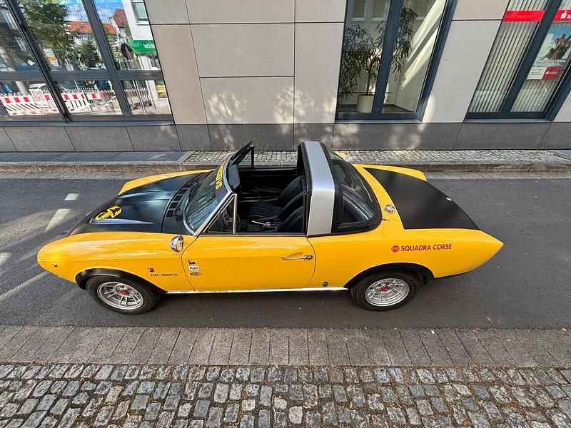 Gelb Gebraucht 1972 Fiat 124 Spider Abarth Cabrio | 18.124 € - Bild 1/4