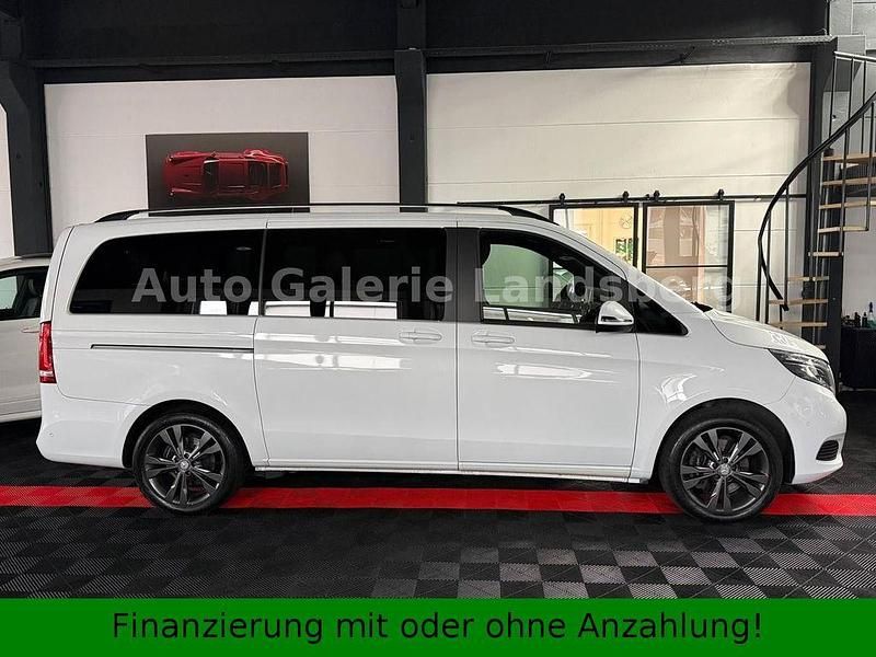 Gebraucht Mercedes V250 190 PS (139 kW) 2017 Weiß Van / Kleinbus