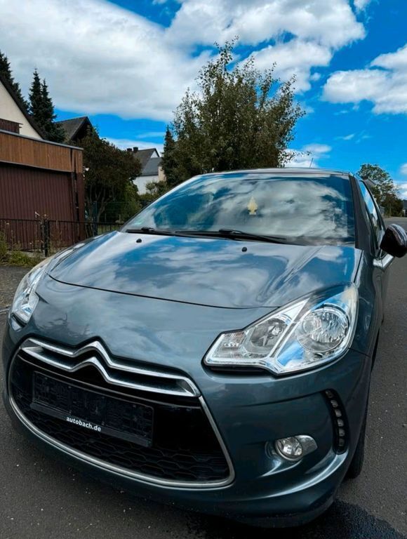 Grau Gebraucht 2011 Citroën DS3 Sport Chic Kleinwagen | 2.500 € (Guter Preis) - Bild 1/4
