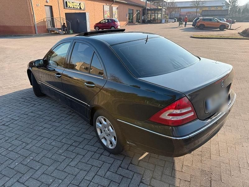 Gebraucht Mercedes C220 Elegance 110 PS (80 kW) 2007 Schwarz Limousine