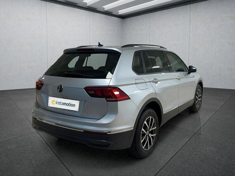 Gebraucht VW Tiguan 150 PS (110 kW) 2022 Silber SUV