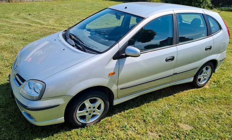 Silber Gebraucht 2004 Nissan Almera Tino Van / Kleinbus | 3.000 € (Teuer) - Bild 1/1