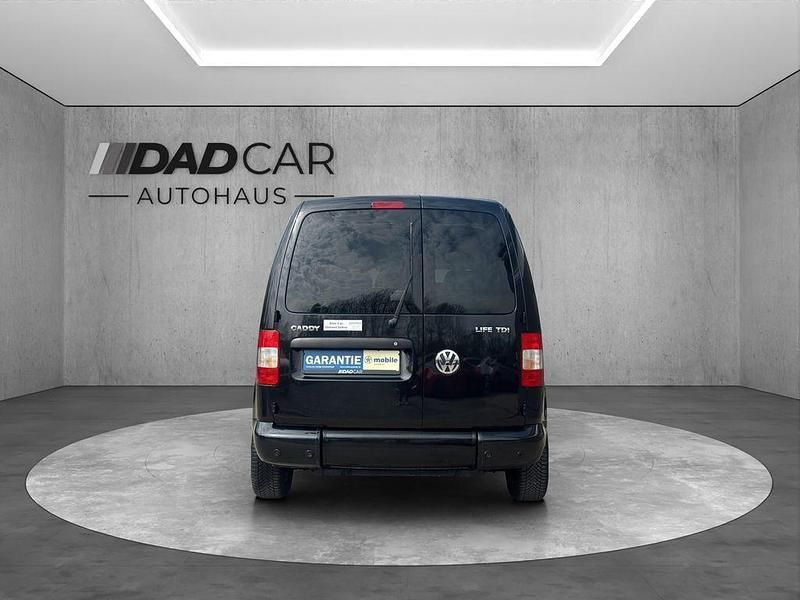Second-hand VW Caddy Life 105 CP (77 kW) 2007 Negru Monovolum
