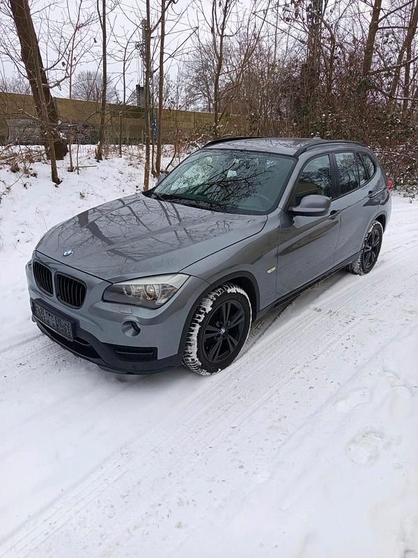 Gebraucht BMW X1 176 PS (129 kW) 2012 Blau SUV