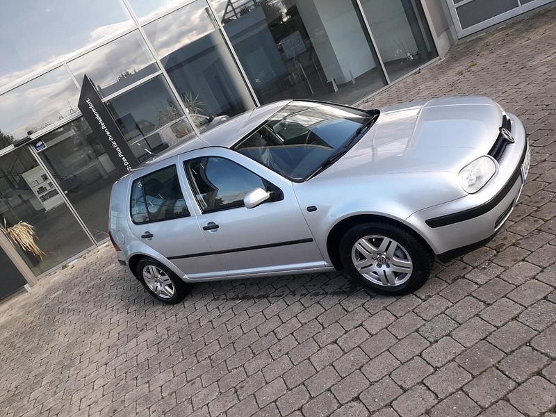 Silber Gebraucht 2002 VW Golf IV GT Kleinwagen | 2.350 € (Fairer Preis) - Bild 1/4