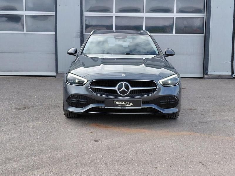 Gebraucht Mercedes C300e Avantgarde 204 PS (150 kW) 2024 Grau Limousine