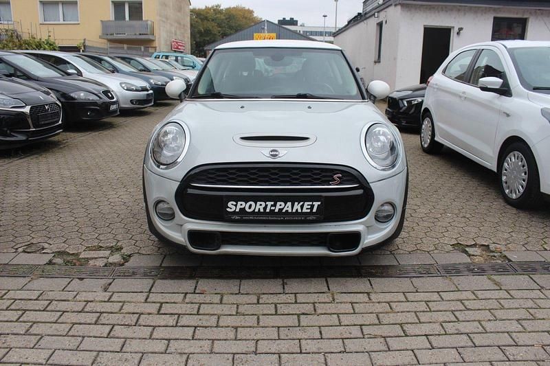 Silber Gebraucht 2015 Mini Cooper Kleinwagen | 8.199 € - Bild 1/4