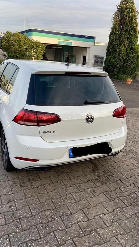 Gebraucht VW Golf VII Edition 150 PS (110 kW) 2018 Weiß Limousine