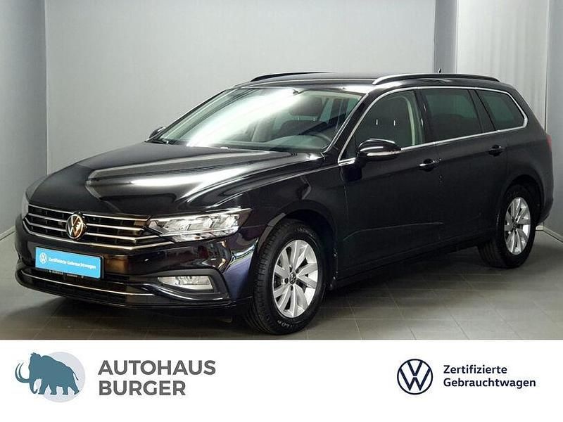 Deep black perleffekt (metallic) Gebraucht 2022 VW Passat Business Kombi | 23.870 € (Fairer Preis) - Bild 1/4