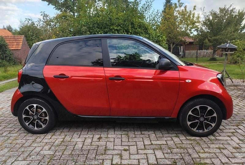 Rot Gebraucht 2018 Smart ForFour Electric Drive Kleinwagen | 8.650 € (Fairer Preis) - Bild 1/4