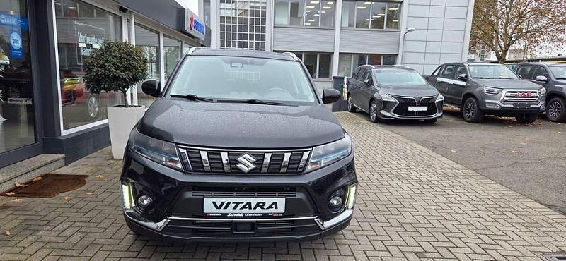 Schwarz Gebraucht 2021 Suzuki Vitara Comfort SUV | 16.900 € (Fairer Preis) - Bild 1/4