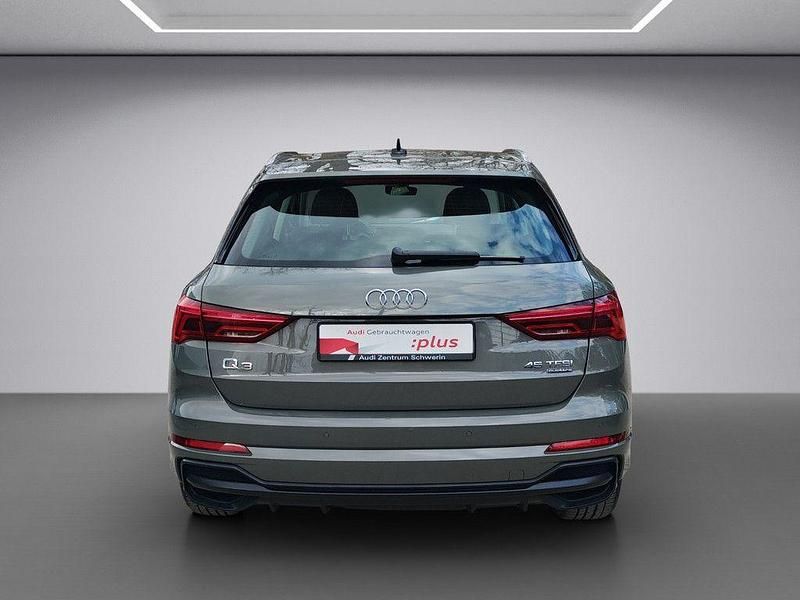 Gebraucht Audi Q3 Ambiente 230 PS (169 kW) 2019 Chronosgrau metallic SUV