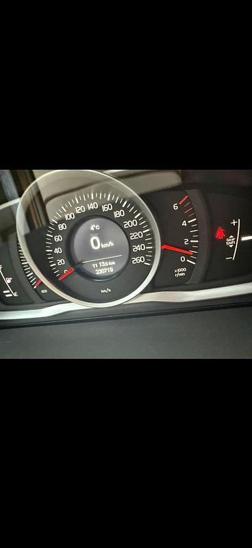 Gebraucht Volvo V70 2014 Blau Kombi