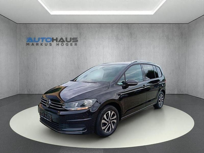 Deep black Gebraucht 2022 VW Touran Active Van / Kleinbus | 23.490 € (Fairer Preis) - Bild 1/4