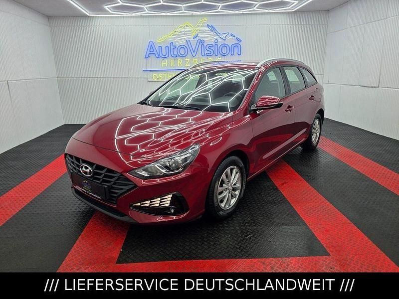 Gebraucht Hyundai i30 120 PS (88 kW) 2020 Rot Kombi