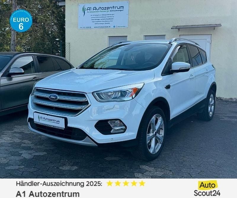 Weiß Gebraucht 2017 Ford Kuga Titanium SUV | 10.999 € (Guter Preis) - Bild 1/4