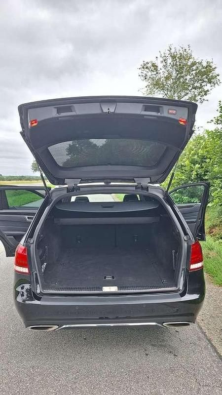 Gebraucht Mercedes E300 204 PS (150 kW) 2015 Schwarz Kombi