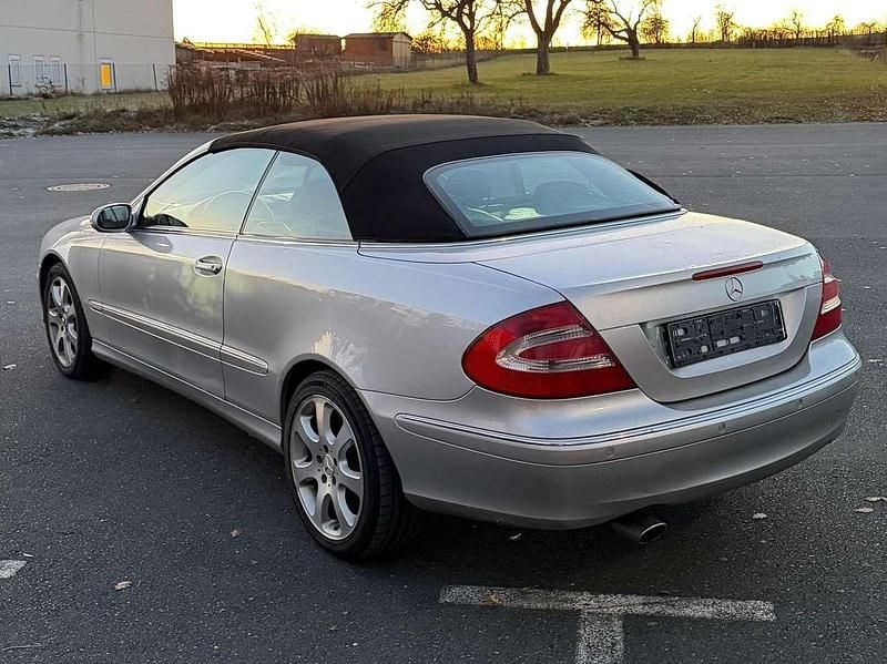 Silber Gebraucht 2003 Mercedes CLK320 Elegance Cabrio | 4.750 € (Guter Preis) - Bild 1/4