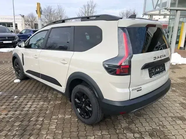 Neu Dacia Jogger Extreme 158 PS (116 kW) 2026 Beige Van / Kleinbus