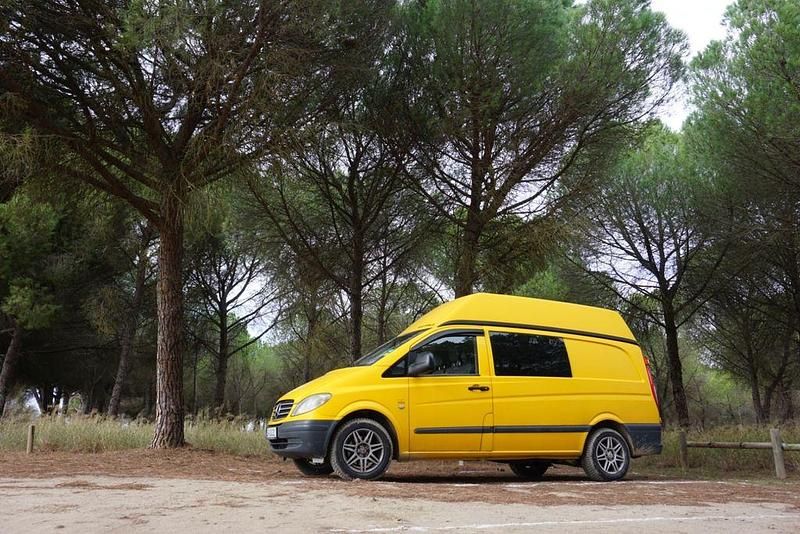 Gelb Gebraucht 2006 Mercedes Vito Van / Kleinbus | 8.900 € - Bild 1/4