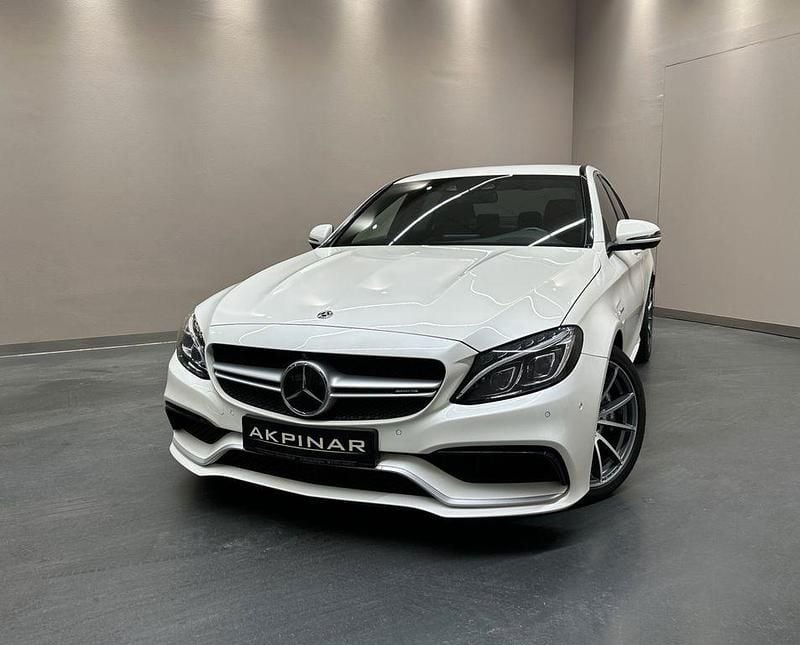 Weiß Gebraucht 2018 Mercedes C63 AMG AMG Limousine | 46.800 € (Guter Preis) - Bild 1/4