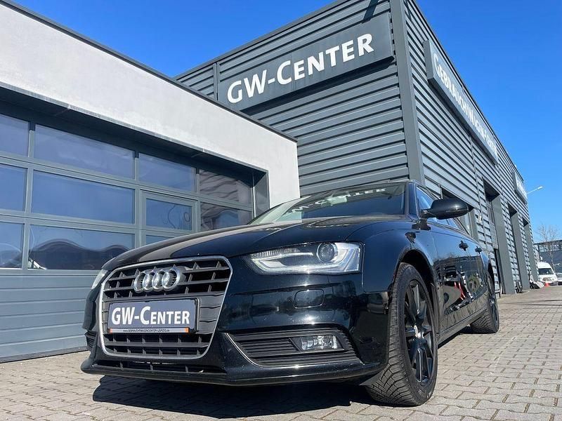 Gebraucht Audi A4 Ambiente 170 PS (125 kW) 2015 Schwarz Kombi