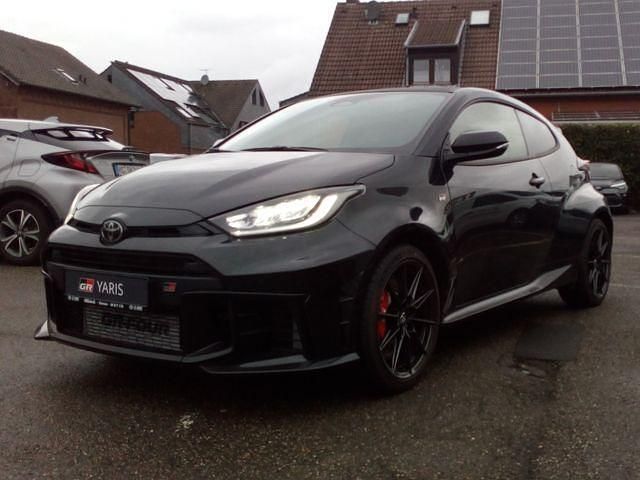 Schwarz Neu 2026 Toyota Yaris Kleinwagen | 55.939 € (Fairer Preis) - Bild 1/4