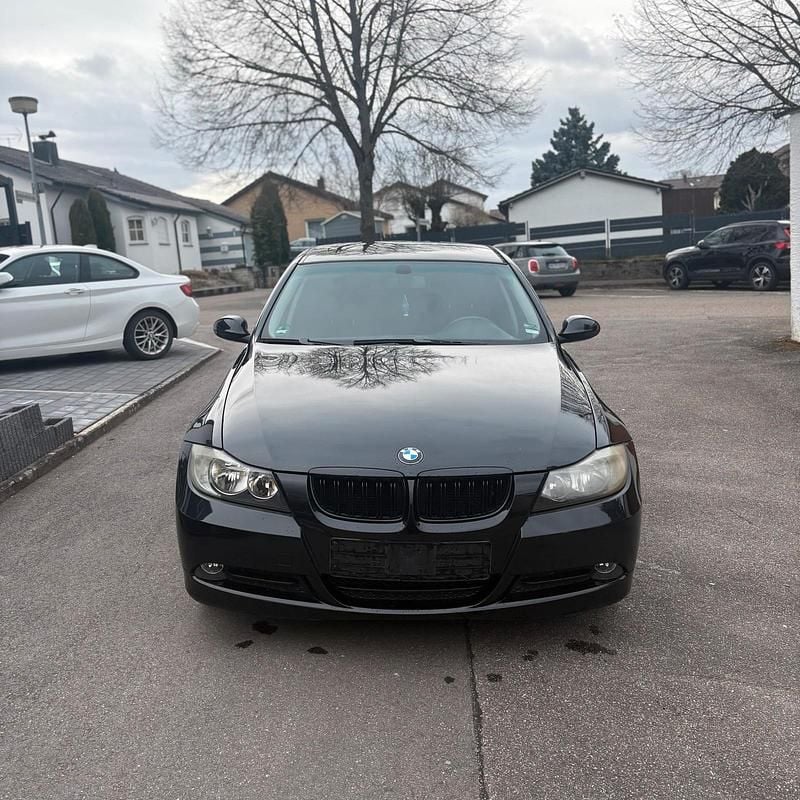 Second-hand BMW 318 129 CP (94 kW) 2006 Negru Berlinǎ