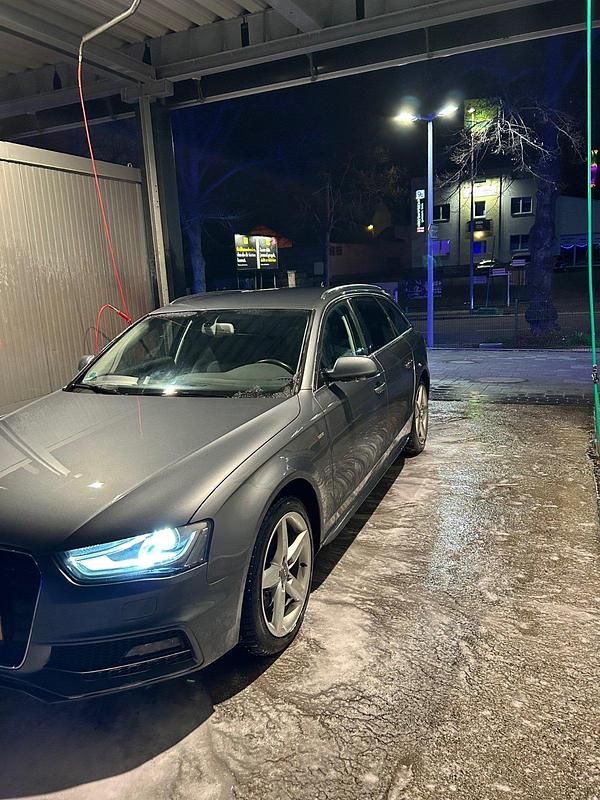 Gebraucht Audi A4 S-Line 177 PS (130 kW) 2015 Grau Kombi