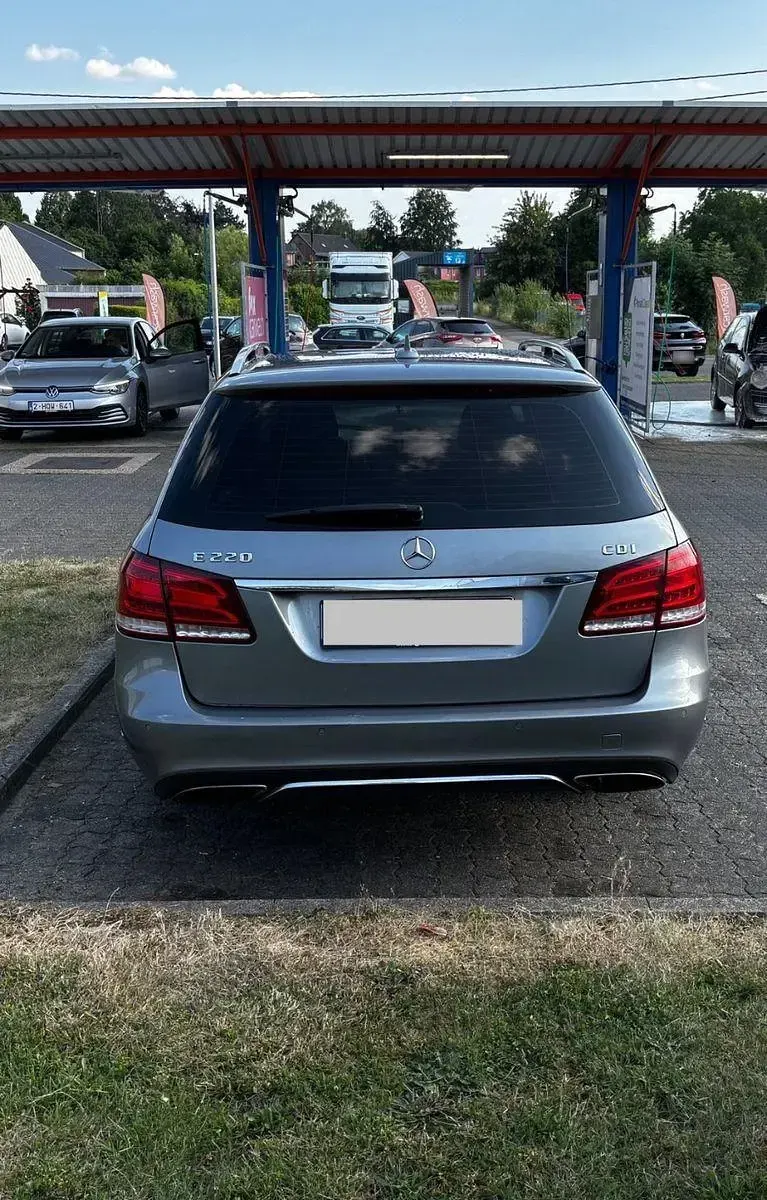 Gebraucht Mercedes E220 Avantgarde 170 PS (125 kW) 2013 Grau Kombi