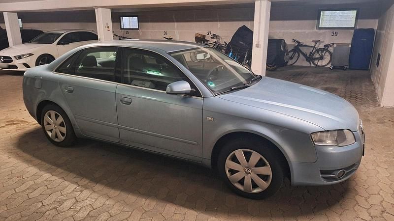 Gebraucht Audi A4 102 PS (75 kW) 2007 Blau Limousine