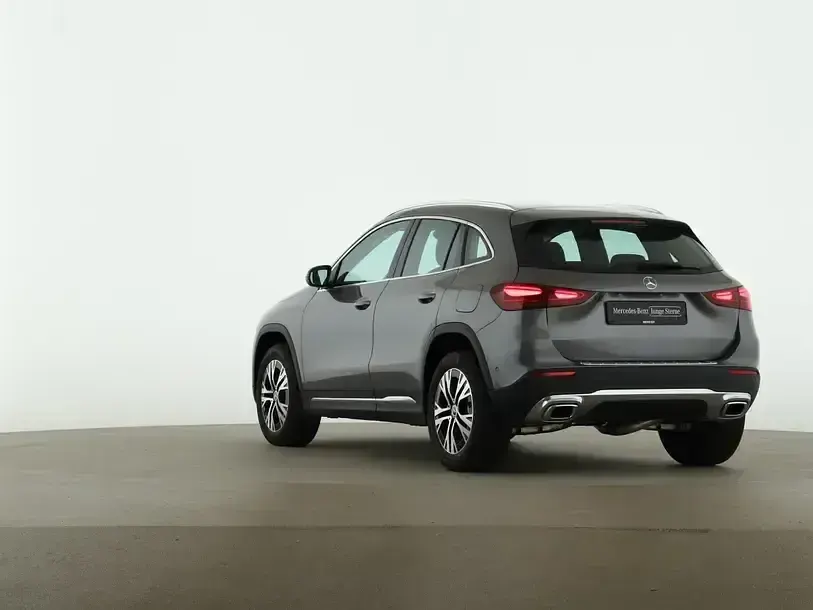 Gebraucht Mercedes GLA180 Progressive 116 PS (85 kW) 2024 Grau SUV