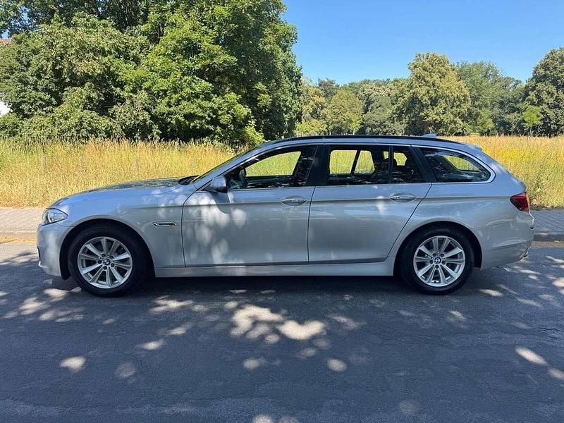 Silber Gebraucht 2012 BMW 520 Kombi | 9.400 € (Superpreis) - Bild 1/4