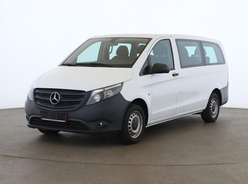 (arktikweiss) Gebraucht 2019 Mercedes Vito Van / Kleinbus | 28.555 € (Teuer) - Bild 1/4