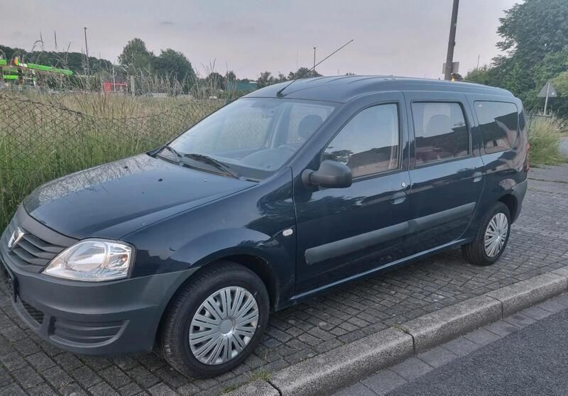 Blau Gebraucht 2011 Dacia Logan Limousine | 2.100 € - Bild 1/4