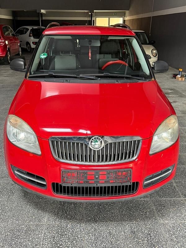 Rot Gebraucht 2010 Skoda Fabia Kombi | 900 € (Superpreis) - Bild 1/4