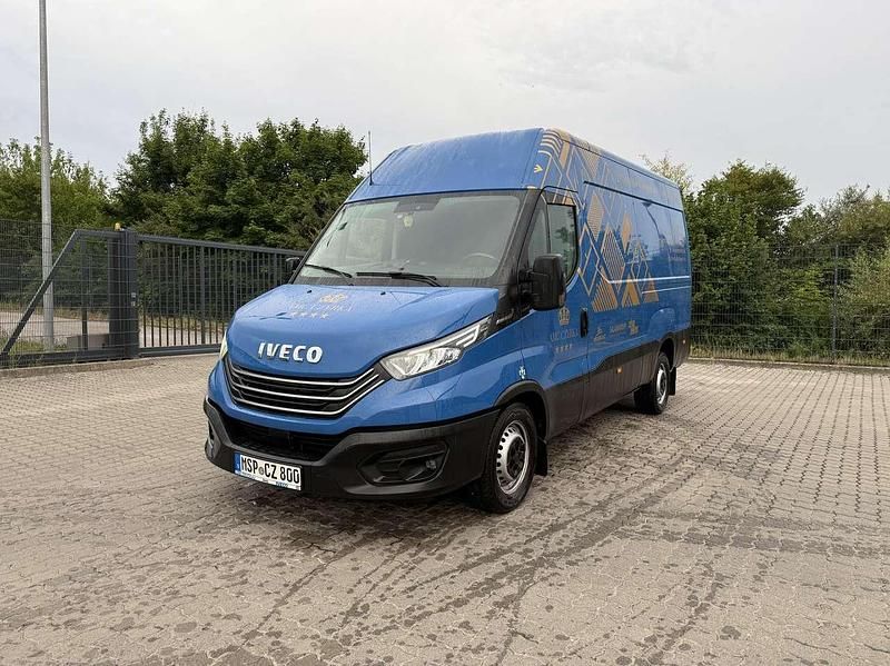 Gebraucht Iveco Daily 207 PS (152 kW) 2022 Van