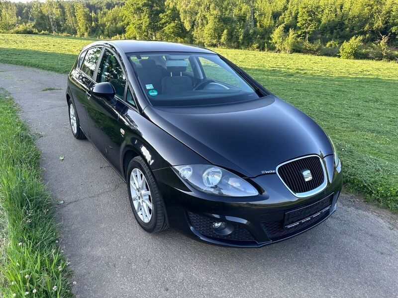 Schwarz Gebraucht 2010 Seat Leon Stylance Limousine | 2.990 € (Fairer Preis) - Bild 1/4