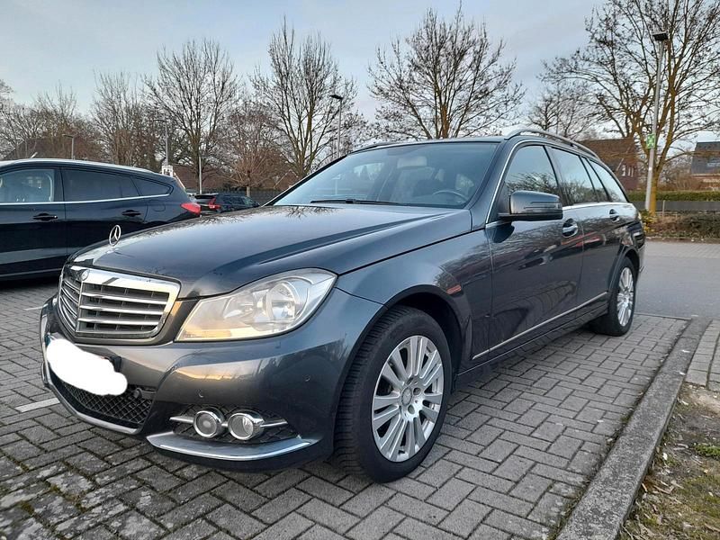 Gebraucht Mercedes C220 170 PS (125 kW) 2013 Grau Kombi