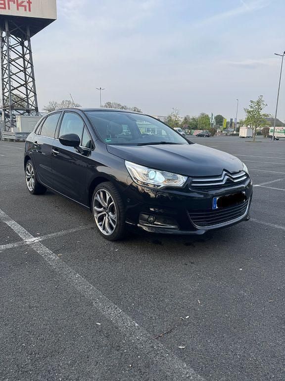 Gebraucht Citroën C4 SELECTION 150 PS (110 kW) 2015 Schwarz Limousine