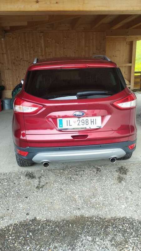 Rot Gebraucht 2015 Ford Kuga Titanium SUV | 10.000 € (Fairer Preis) - Bild 1/4