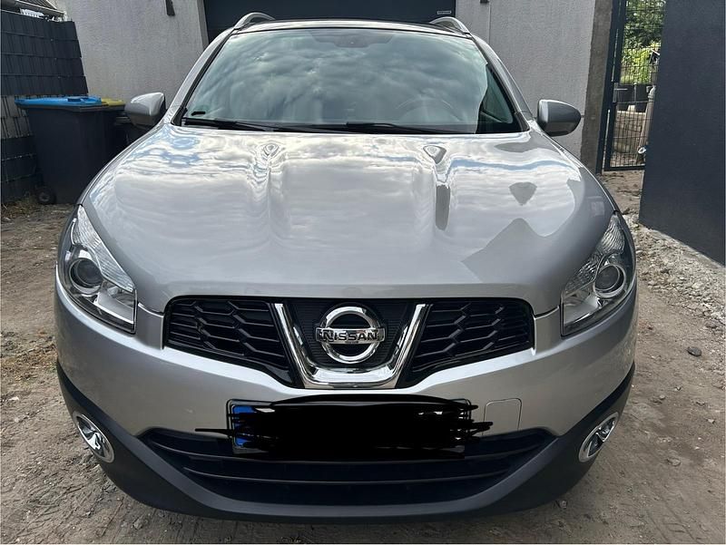 Silber Gebraucht 2011 Nissan Qashqai +2 SUV | 7.900 € (Etwas zu teuer) - Bild 1/4