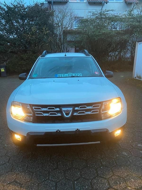 Gebraucht Dacia Duster Celebration 105 PS (77 kW) 2014 Weiß SUV