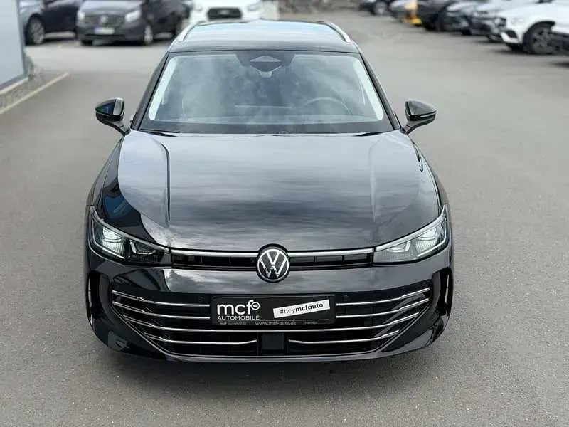 Gebraucht VW Passat Elegance 150 PS (110 kW) 2025 Schwarz Kombi