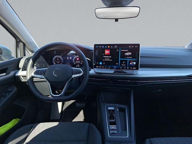 Gebraucht VW Golf VIII Life 116 PS (85 kW) 2024 Grau Limousine