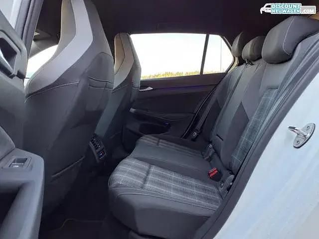 Gebraucht VW Golf VIII GTD 200 PS (147 kW) 2023 Pure white Limousine