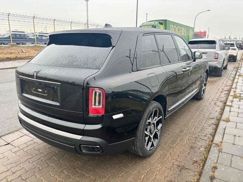 Gebraucht Rolls Royce Cullinan 600 PS (441 kW) 2024 Schwarz SUV