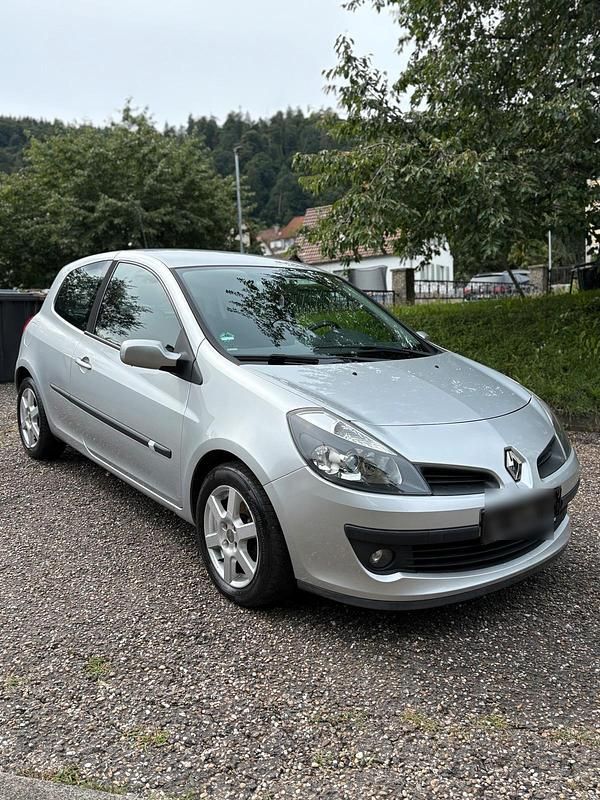 Silber Gebraucht 2008 Renault Clio III Kleinwagen | 1.650 € (Fairer Preis) - Bild 1/4