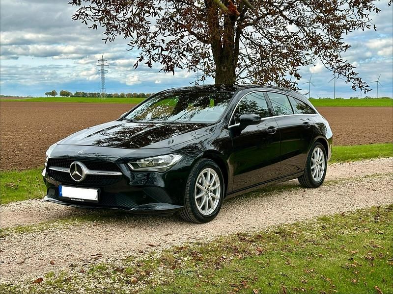 Schwarz Gebraucht 2022 Mercedes CLA180 Shooting Brake Kombi | 19.950 € (Superpreis) - Bild 1/4