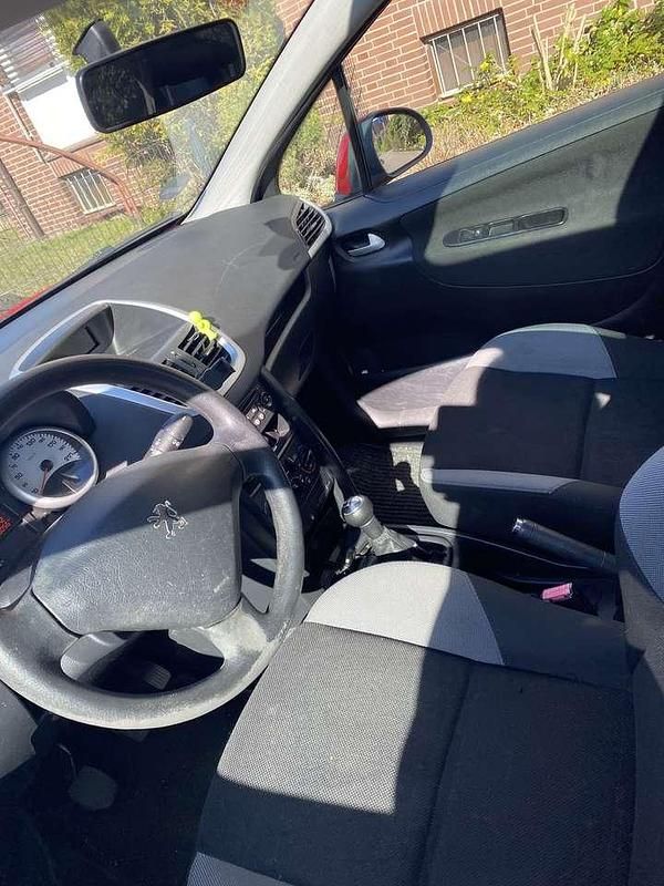 Gebraucht Peugeot 207 95 PS (69 kW) 2009 Limousine